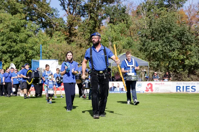 Impression zur Meldung Weisweiler Elf zu Gast im Waldstadion, Bild 25 von 150