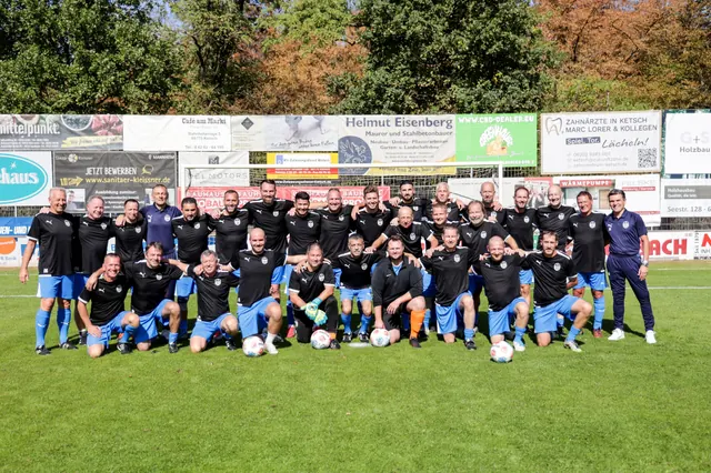 Impression zur Meldung Weisweiler Elf zu Gast im Waldstadion, Bild 36 von 150