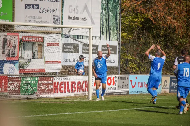Impression zur Meldung Weisweiler Elf zu Gast im Waldstadion, Bild 100 von 150