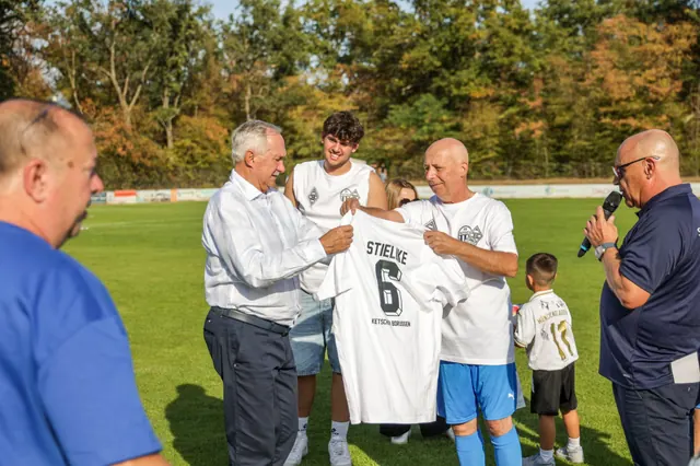 Impression zur Meldung Weisweiler Elf zu Gast im Waldstadion, Bild 108 von 150