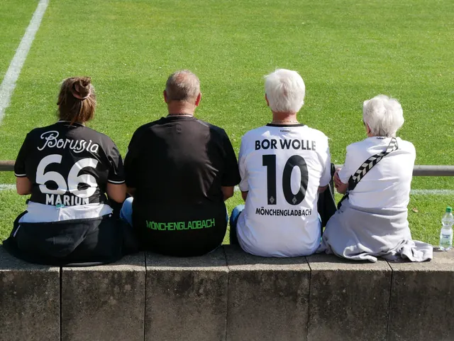 Impression zur Meldung Weisweiler Elf zu Gast im Waldstadion, Bild 124 von 150
