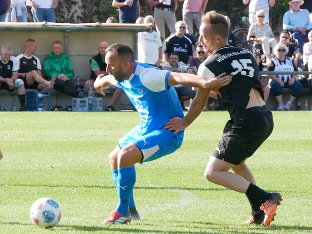 Impression zur Meldung Weisweiler Elf zu Gast im Waldstadion, Bild 133 von 150