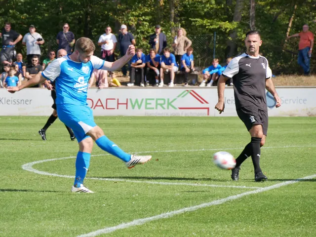 Impression zur Meldung Weisweiler Elf zu Gast im Waldstadion, Bild 136 von 150