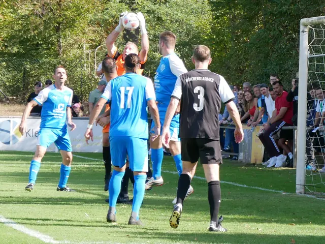 Impression zur Meldung Weisweiler Elf zu Gast im Waldstadion, Bild 138 von 150