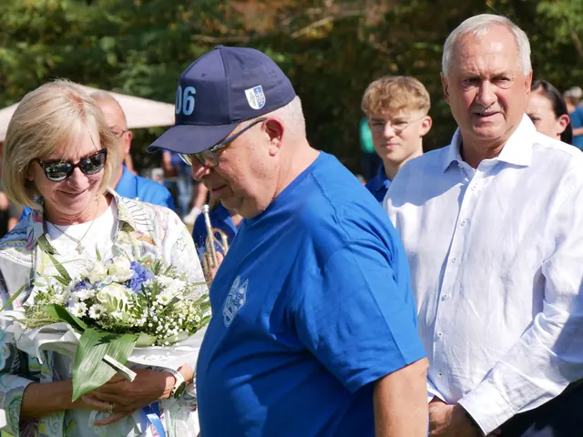 Impression zur Meldung Weisweiler Elf zu Gast im Waldstadion, Bild 146 von 150